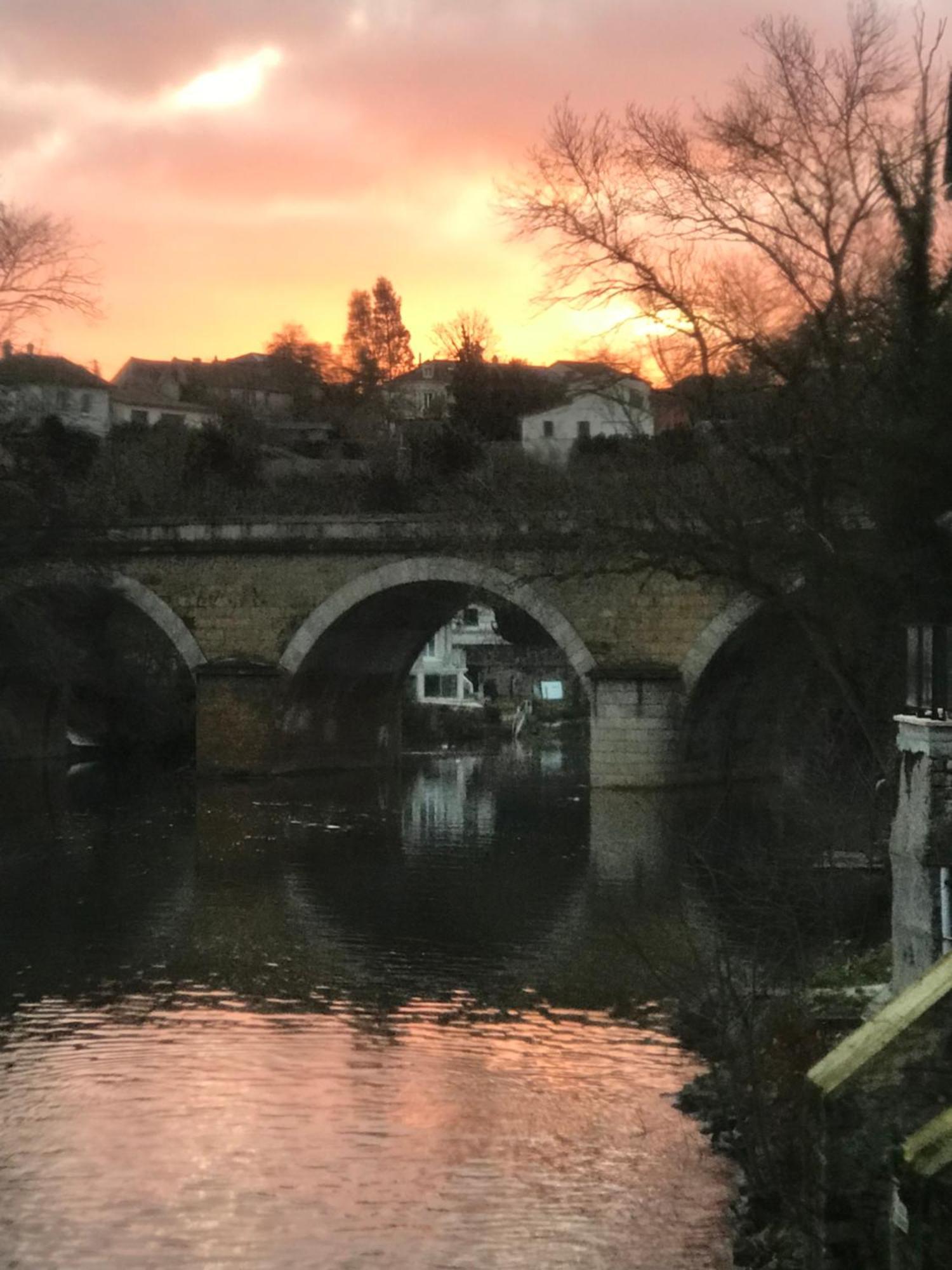 לינה וארוחת בוקר תוארס Moulin De L'Abbesse מראה חיצוני תמונה